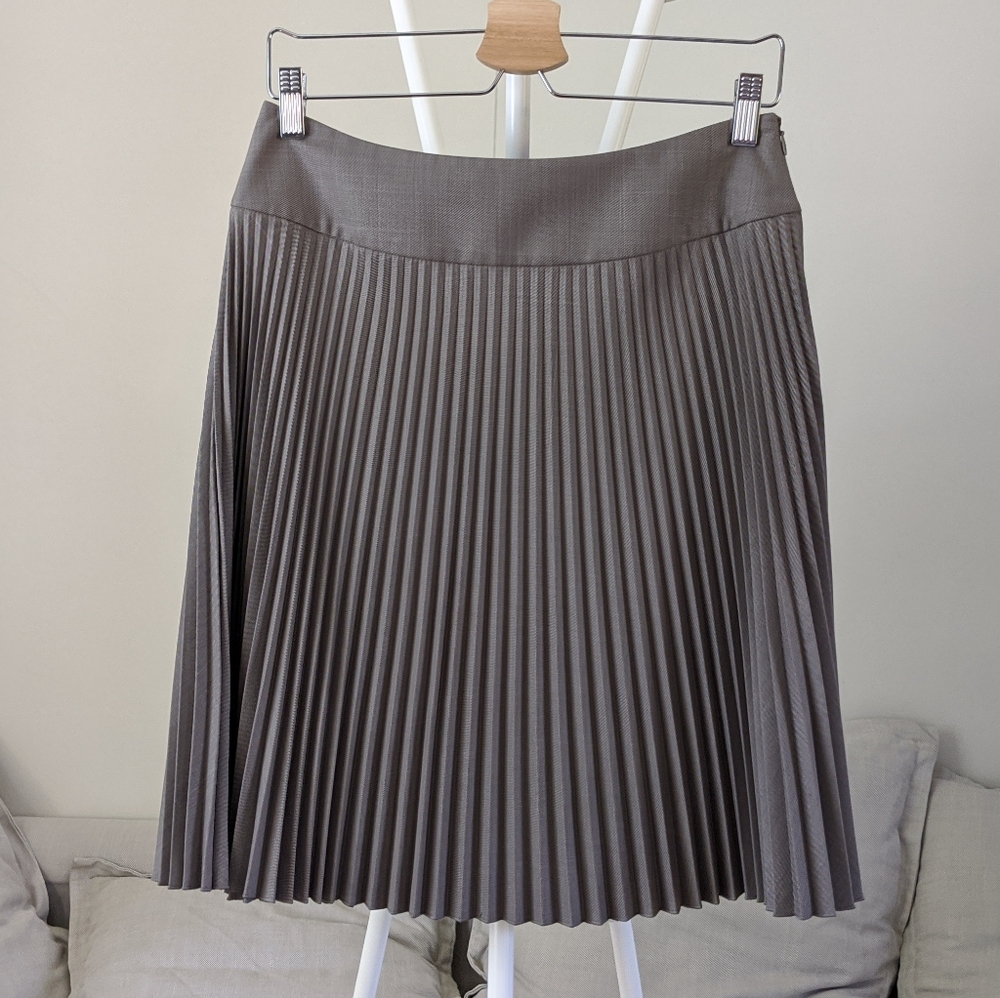 Calvin Klein pleated skirt 6P
